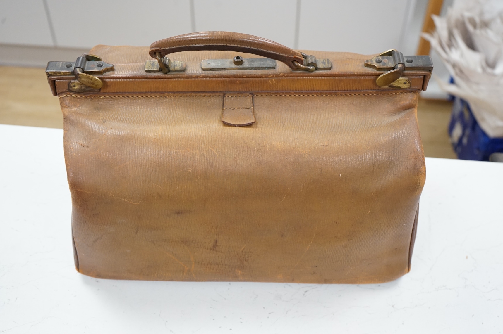 An early 20th century Gladstone bag